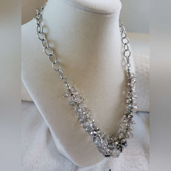 Simply Vera Vera Wang | Elegant Silver Tone Glass Beaded Cluster Necklace - Picture 8 of 9